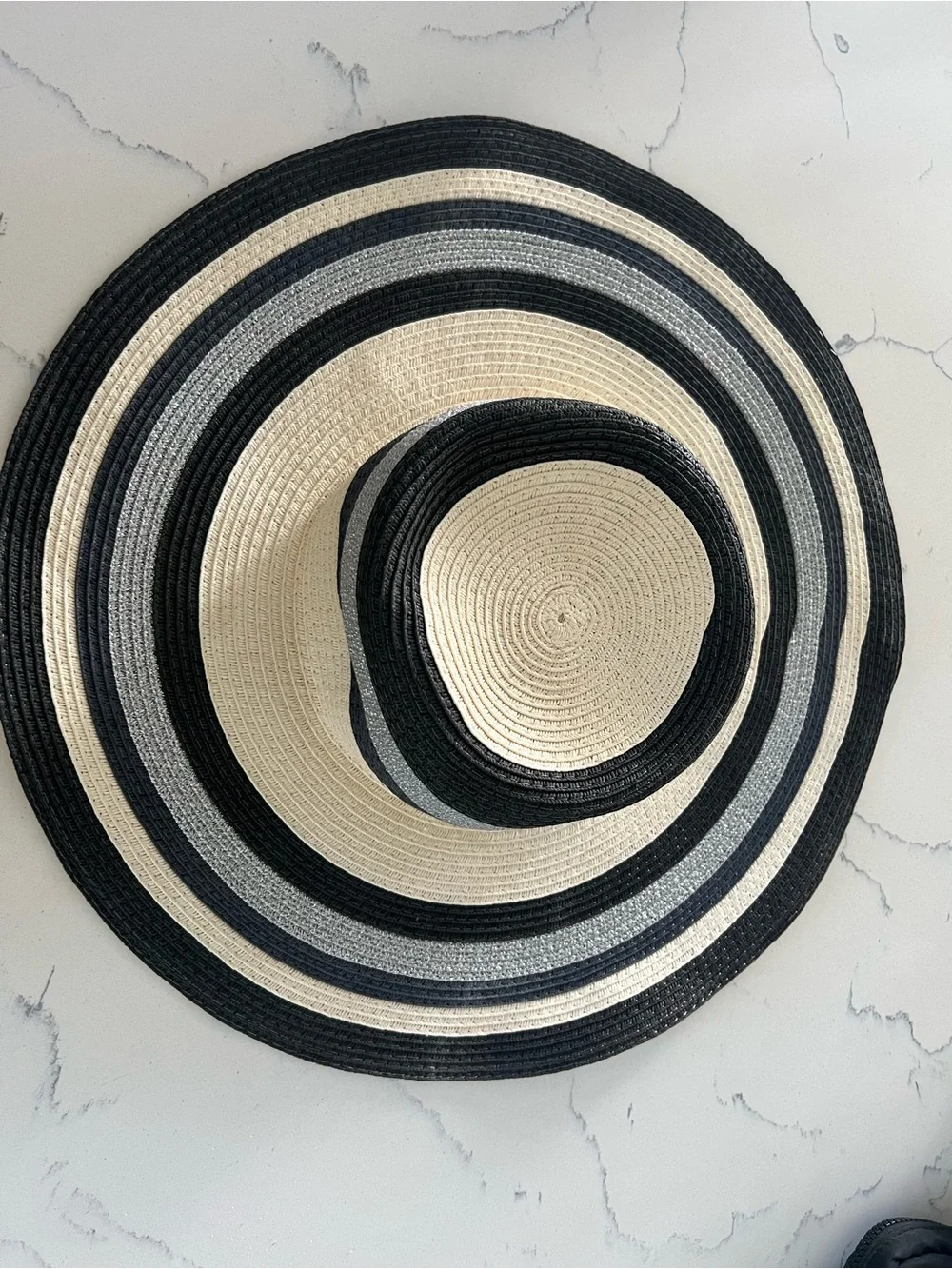 Freestyle US Wide Brim Straw Sun Hat in Black, Cream & Silver